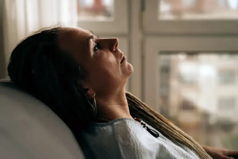 Irritabilidade, fadiga extrema, névoa mental e depressão são alguns dos sintomas da menopausa — Fiordaliso/GettyImages